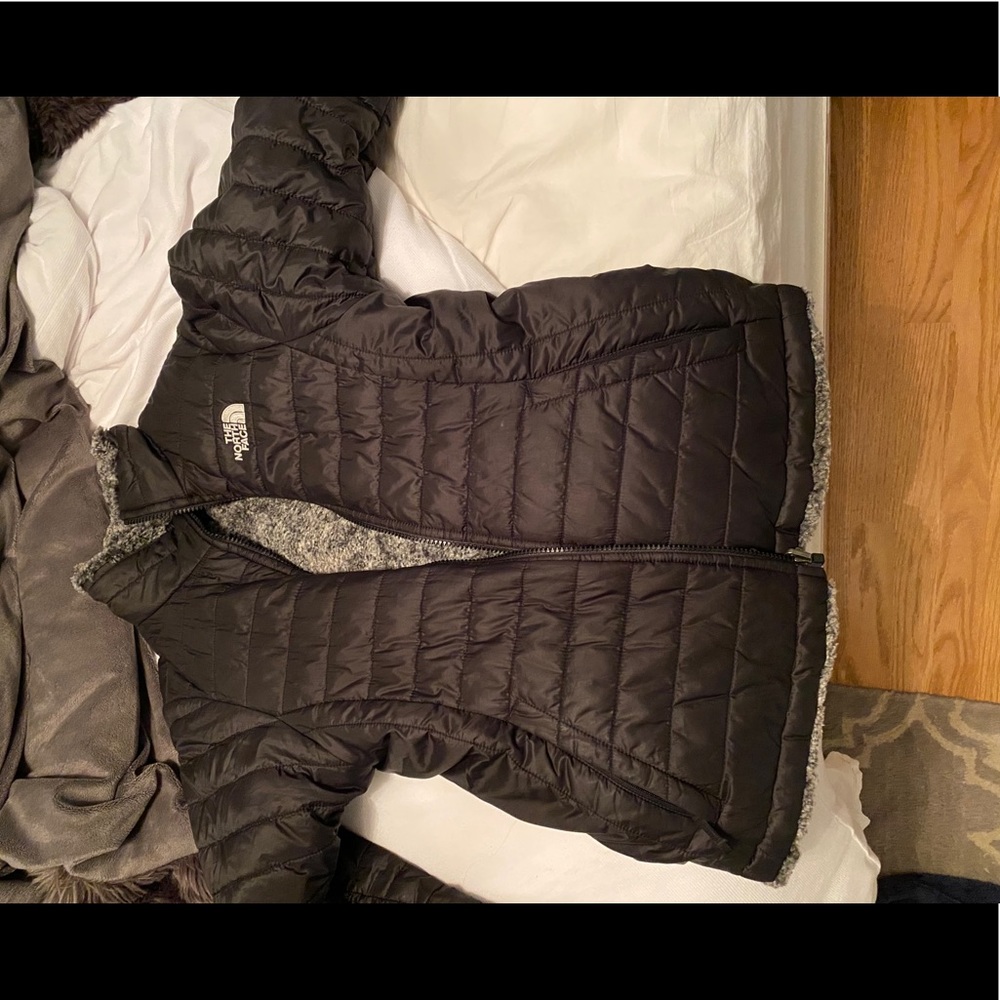 North Face Reversible Puffy/Cozy Jacket!! Gem